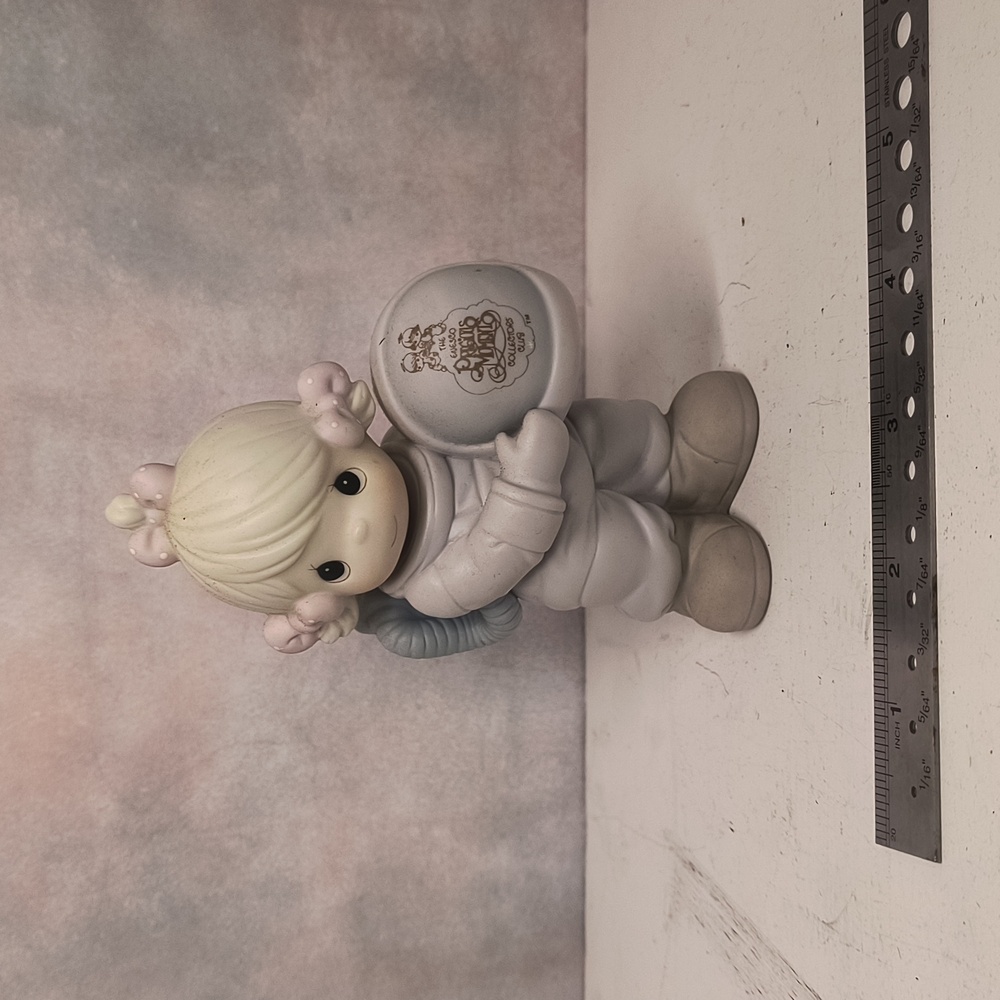 Precious Moments 5" Astronaut Club That's Out Of This World Member Exclusive